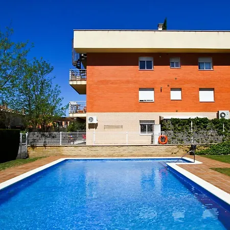 Budai Planet Costa Dorada Apartment